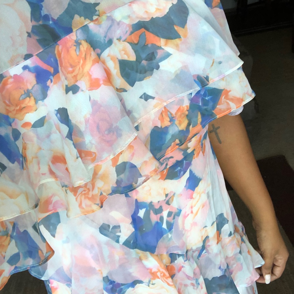 Dress - Picture 2 of 4